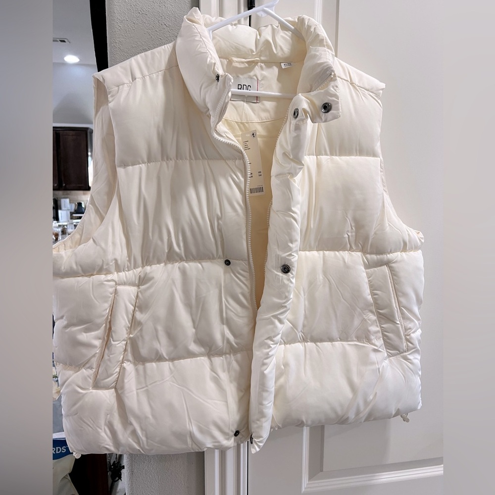 Urban Outfitters BDG Pia Puffer Vest - size XL. Brand New!